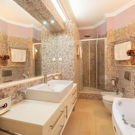 Lucy Retreat - Center - Near Diocletian's Palace With Jacuzzi * 스플리트