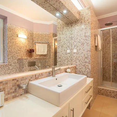Lucy Retreat - Split Center - Near Diocletian'S Palace With Jacuzzi Apartman Split