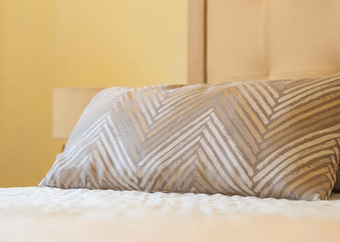 Apartment Lucy Retreat - Center - Near Diocletian's Palace With Jacuzzi *
