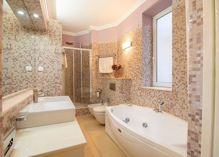 Lucy Retreat - Center - Near Diocletian's Palace With Jacuzzi Apartment *