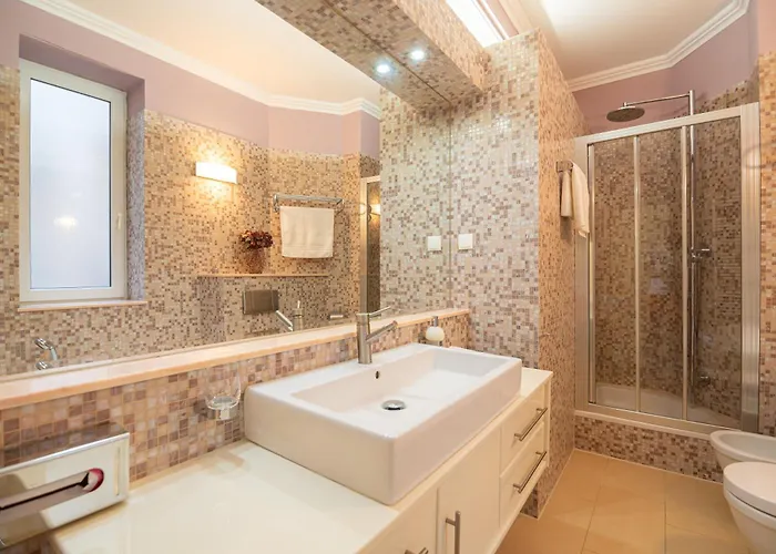 Lucy Retreat - Center - Near Diocletian's Palace With Jacuzzi Apartment Split