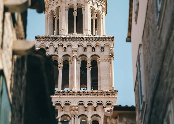 Apartment Lucy Retreat - Center - Near Diocletian's Palace With Jacuzzi *