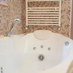 Apartment Lucy Retreat - Center - Near Diocletian's Palace With Jacuzzi *