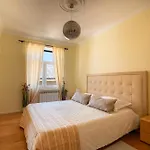 Apartment Lucy Retreat - Center - Near Diocletian's Palace With Jacuzzi *