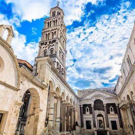 Lucy Retreat - Center - Near Diocletian's Palace With Jacuzzi Apartment Split